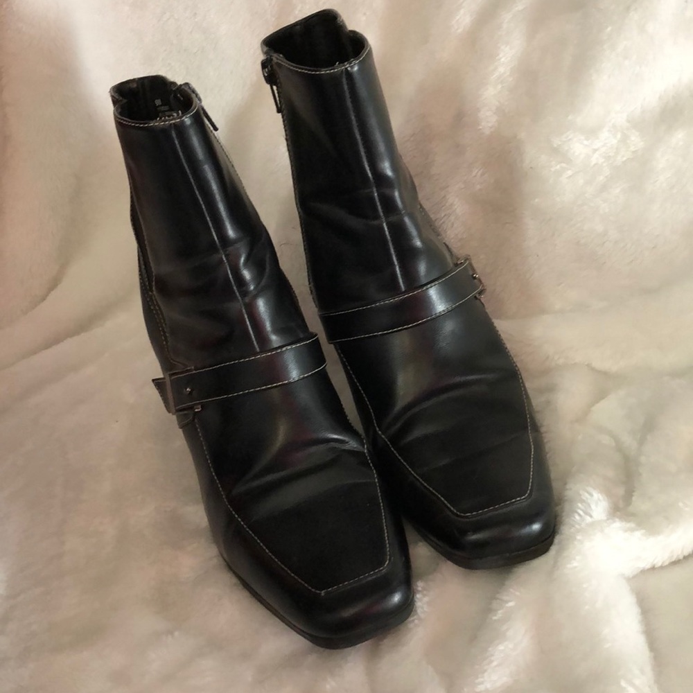 Black Boots
